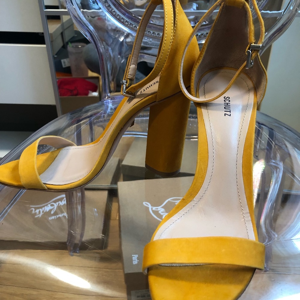 SCHUTZ mustered yellow pumps size 6